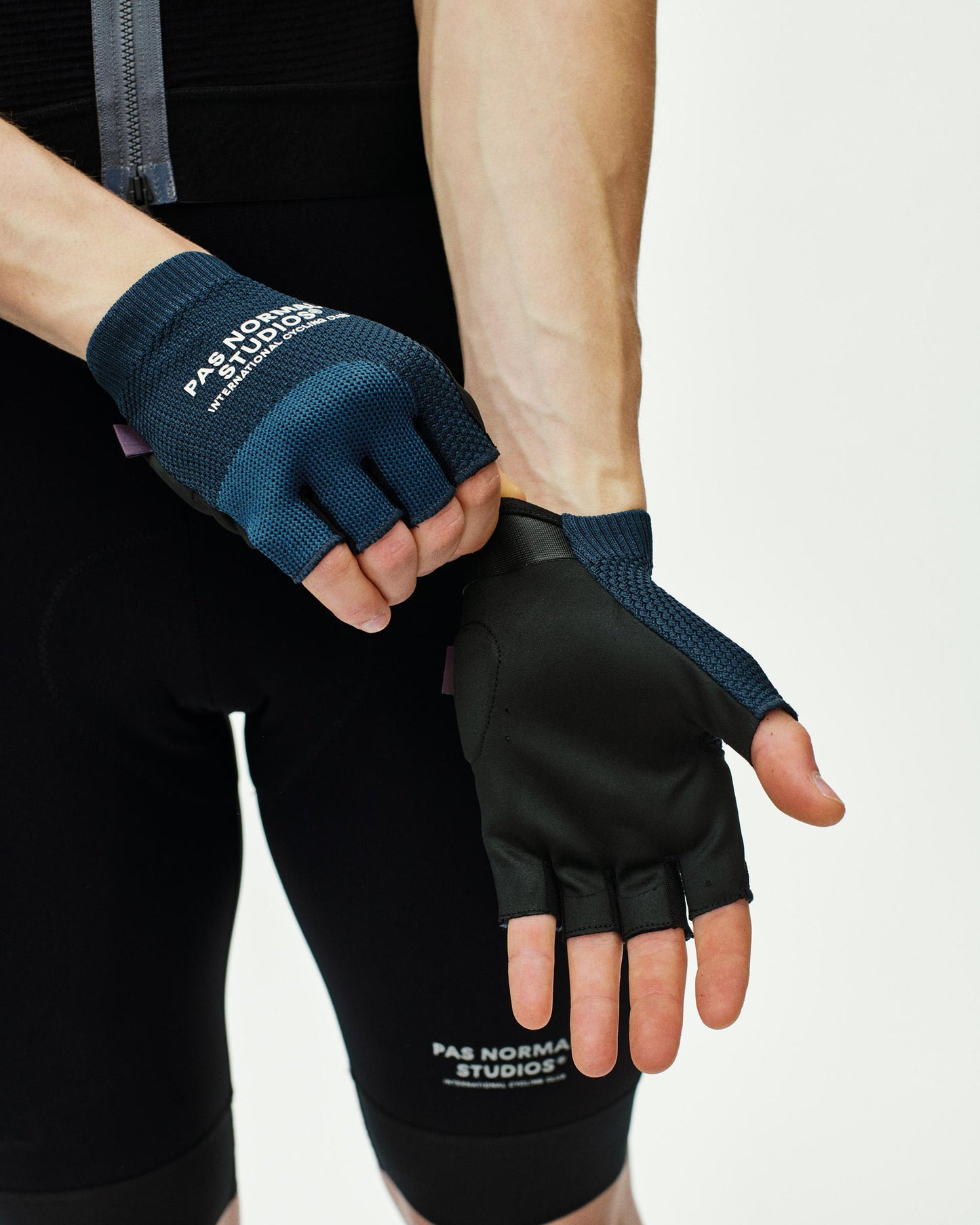Escapism Mitts Navy