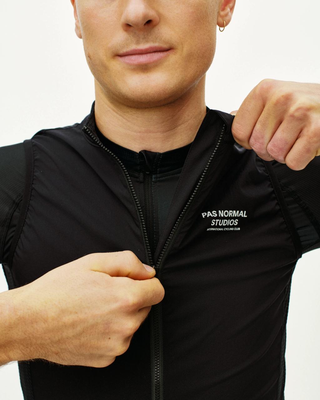 Men's Mechanism Stow Away Gilet Black