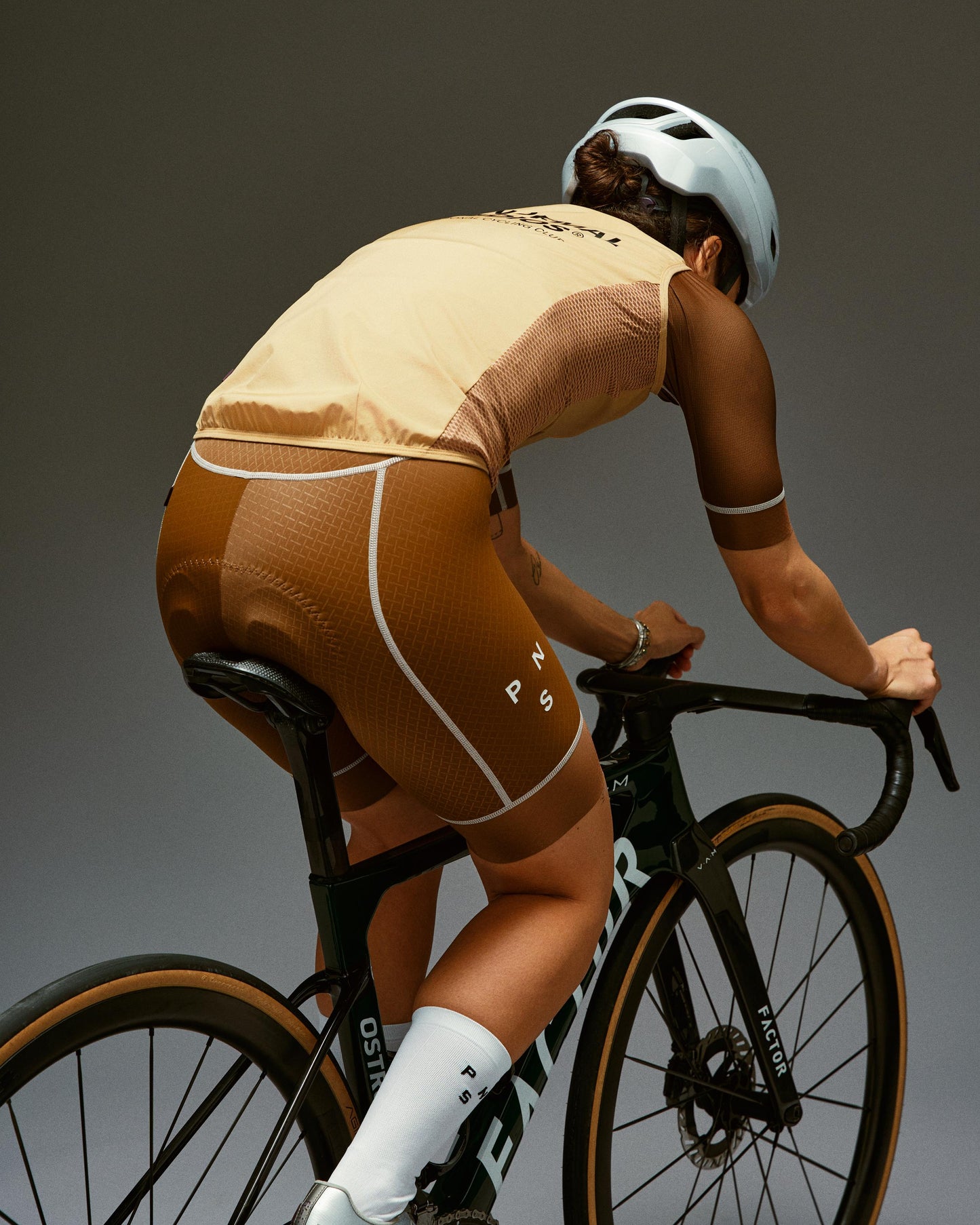 Women's Mechanism Stow Away Gilet Camel