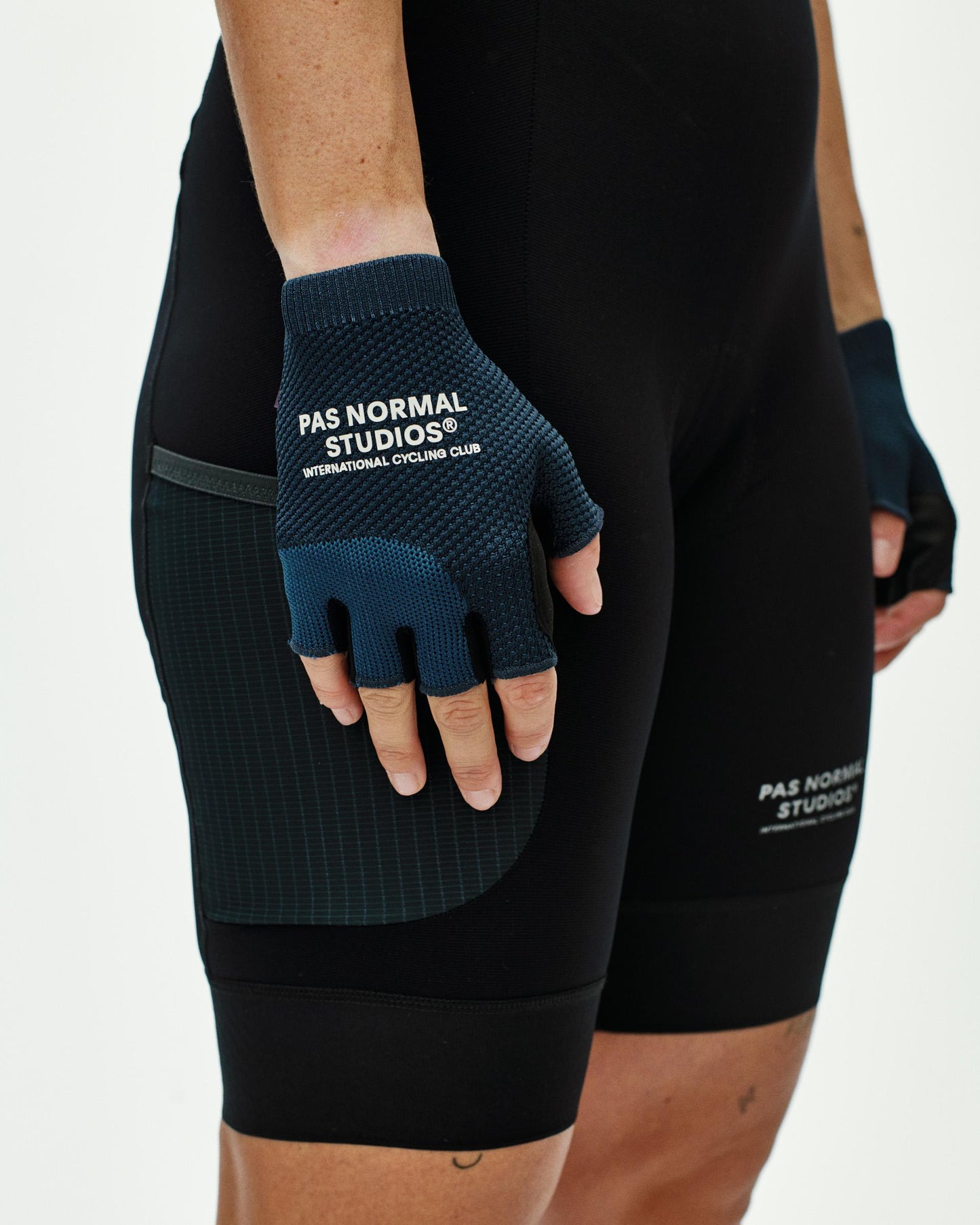 Escapism Mitts Navy